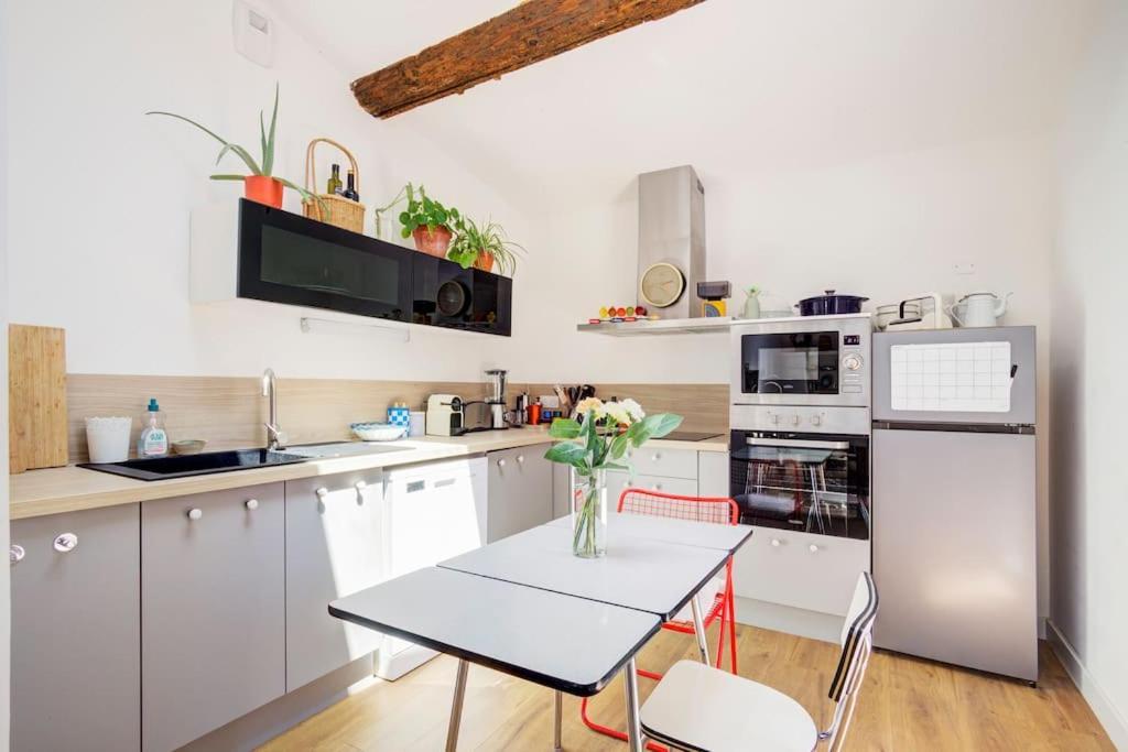 Appartement Place Des Halles Sète Exterior foto